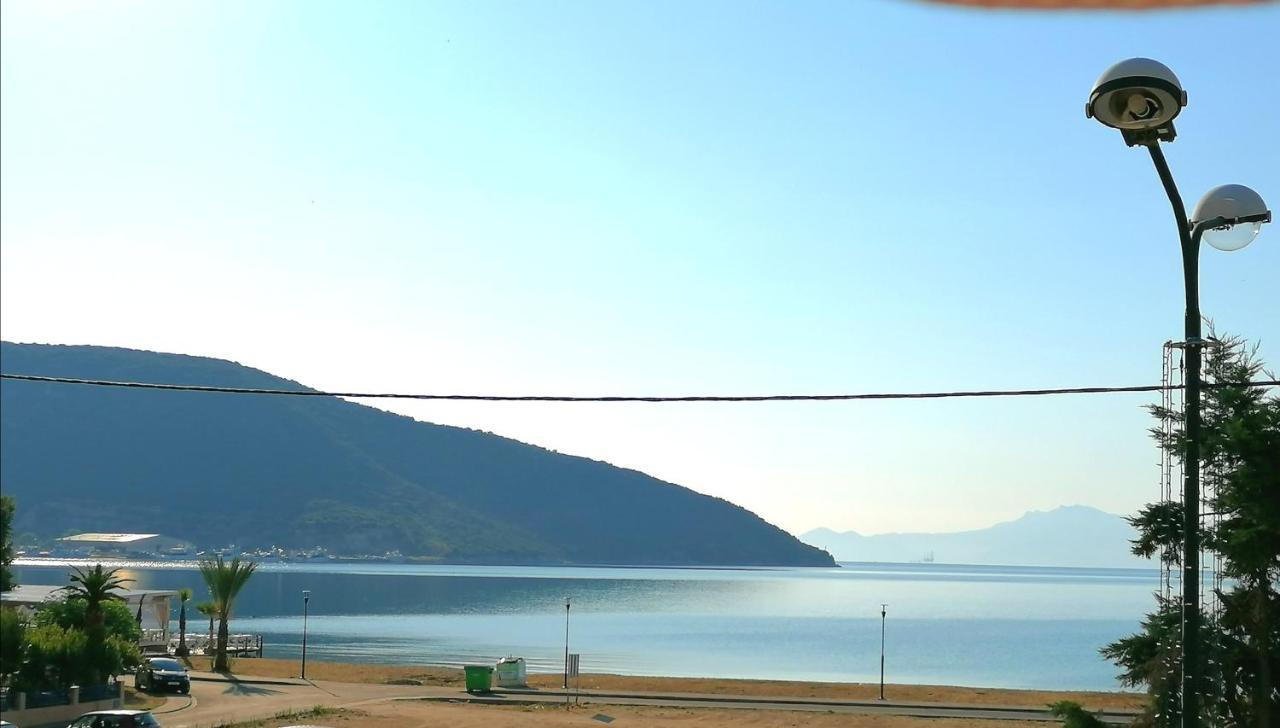 Myrsini'S Sea View Apartment Néa Péramos Exterior foto